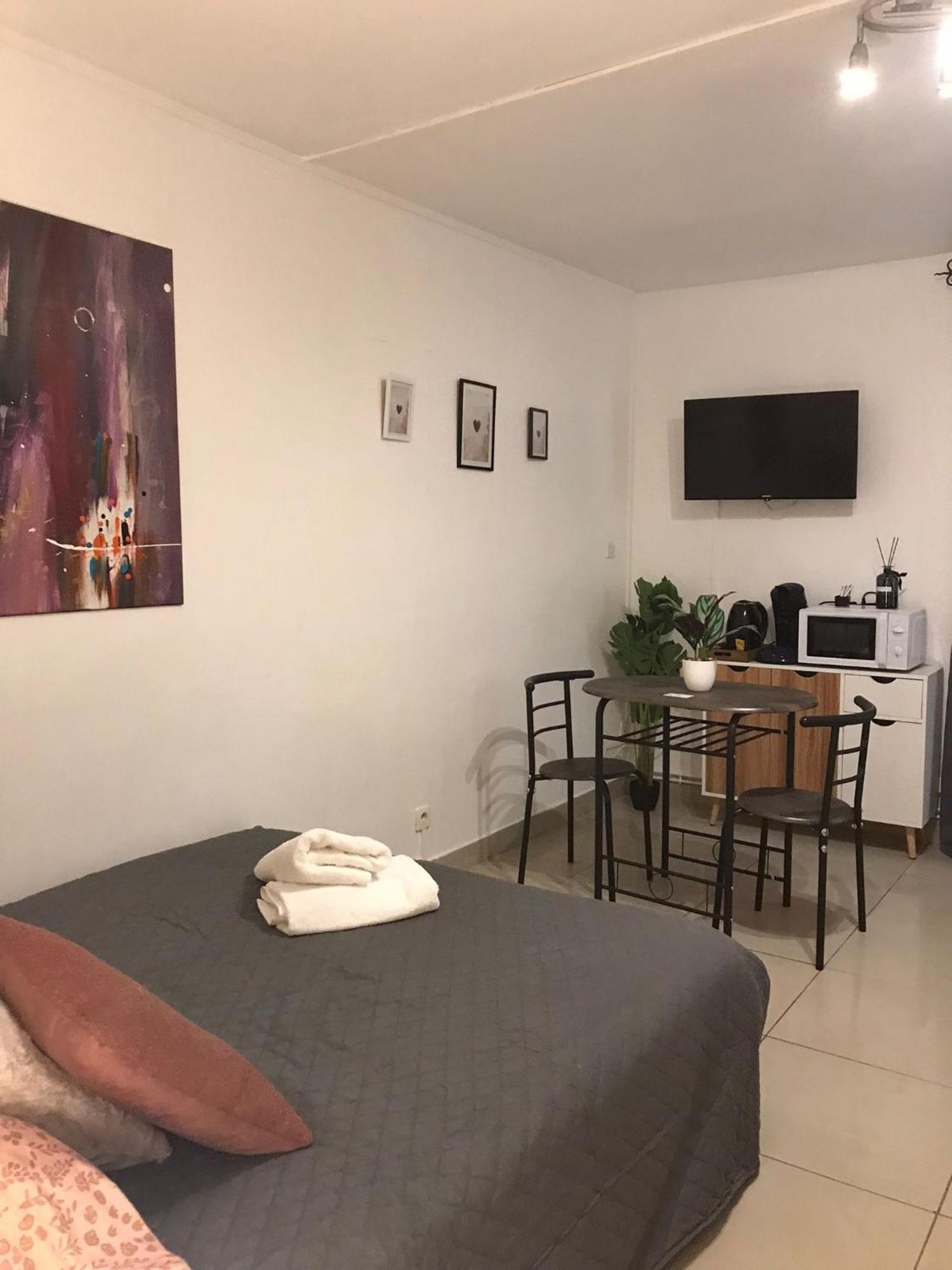 Studio Eros Apartment Alencon Ngoại thất bức ảnh